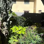 Loquat House By Rentbeat